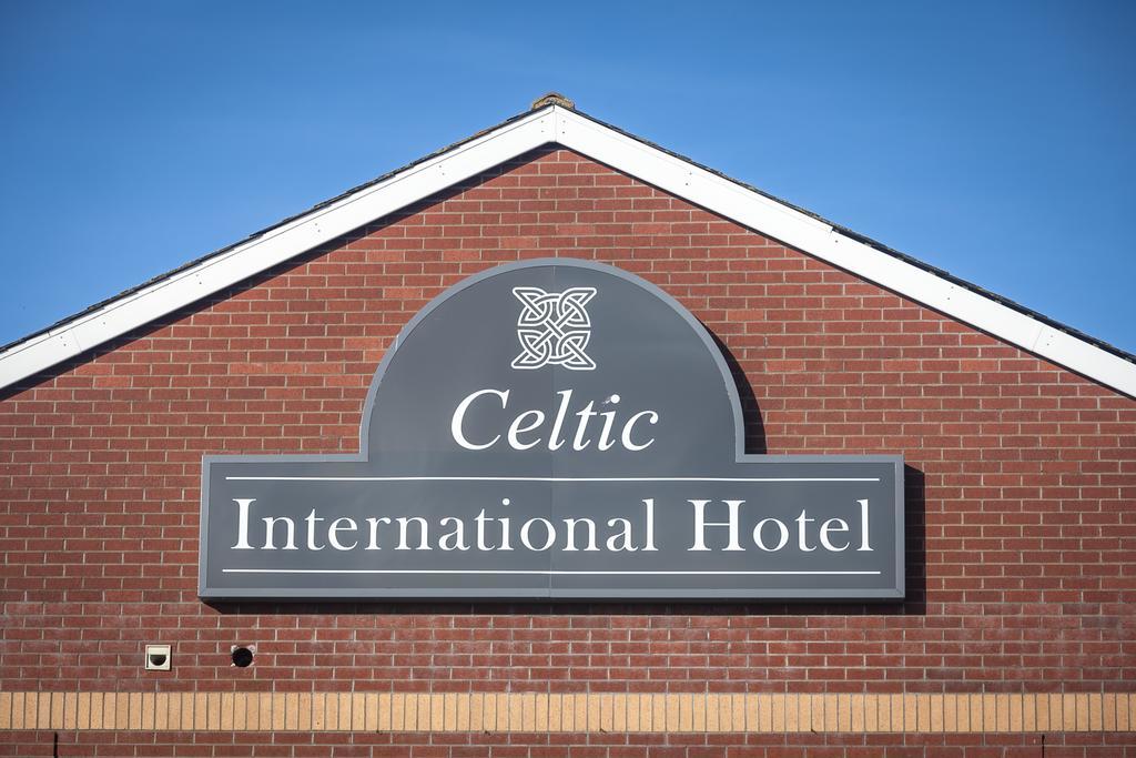 Celtic International Hotel Cardiff Airport Barry Exterior foto